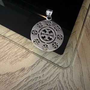 Elegant Silver Pendant Necklace